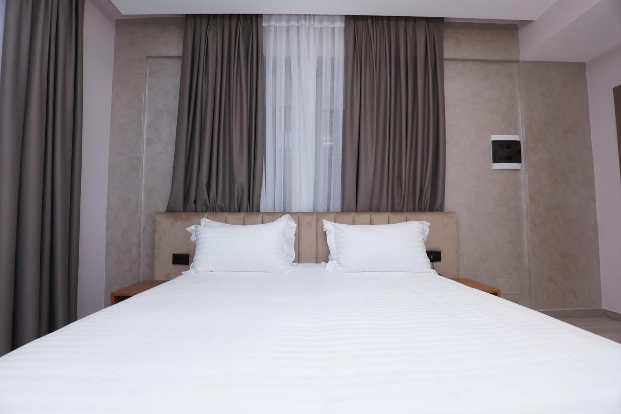 Residence Inn Hotel Tirana Buitenkant foto